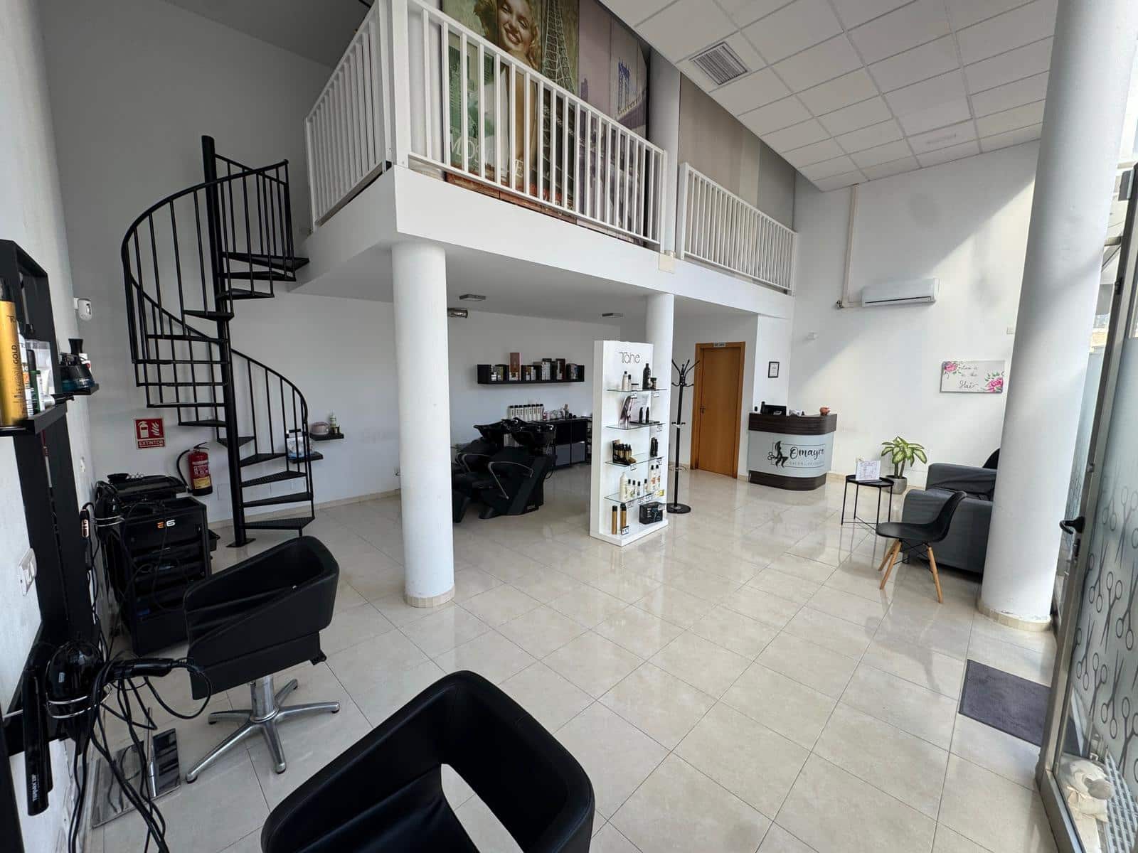 Commercial for sale in Arrecife - € 155,000 (Ref: 9663326)