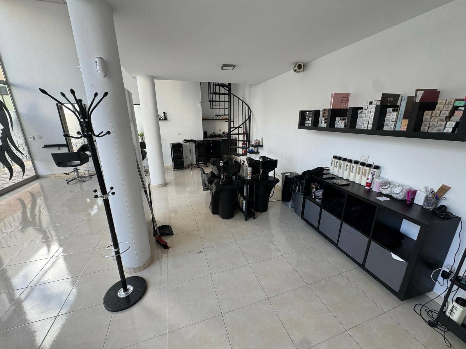 Commercial for sale in Arrecife - € 155,000 (Ref: 9663326)