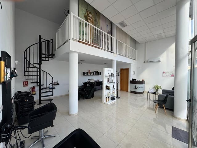 Erhverv til salg i Arrecife - € 155.000 (Ref: 9663326)