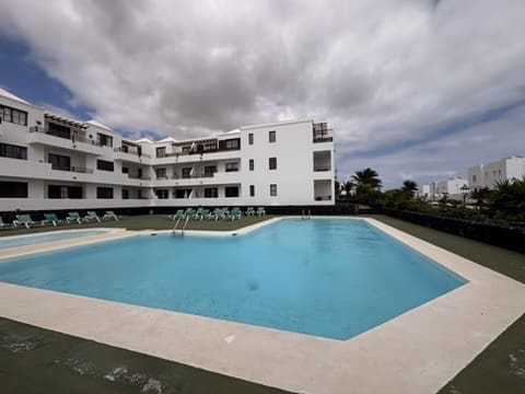 2 slaapkamer Flat te koop in Costa Teguise met zwembad - € 255.000 (Ref: 9665605)