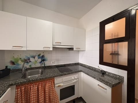 2 slaapkamer Flat te koop in Costa Teguise met zwembad - € 255.000 (Ref: 9665605)