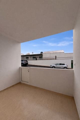 2 Zimmer Wohnung zu verkaufen in Tías mit Garage - 230.000 € (Ref: 9713263)