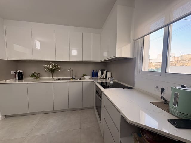 3 bedroom Townhouse for sale in San Bartolomé with garage - € 390,000 (Ref: 9720656)