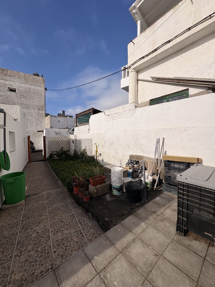 3 bedroom Townhouse for sale in San Bartolome with garage - € 390,000 (Ref: 9720656)