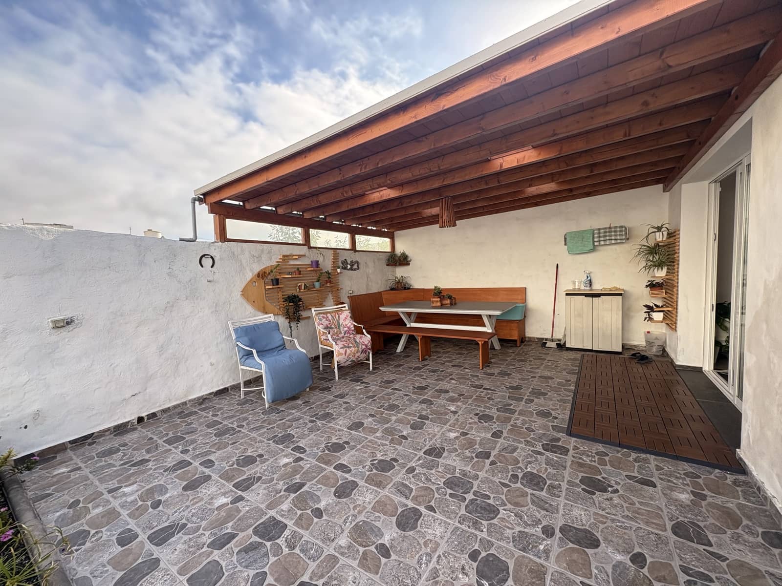 3 bedroom Townhouse for sale in San Bartolome with garage - € 390,000 (Ref: 9720656)