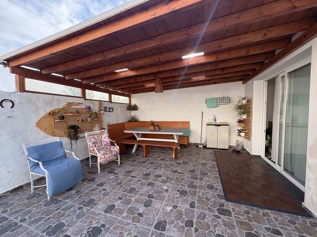 3 bedroom Townhouse for sale in San Bartolomé with garage - € 390,000 (Ref: 9720656)