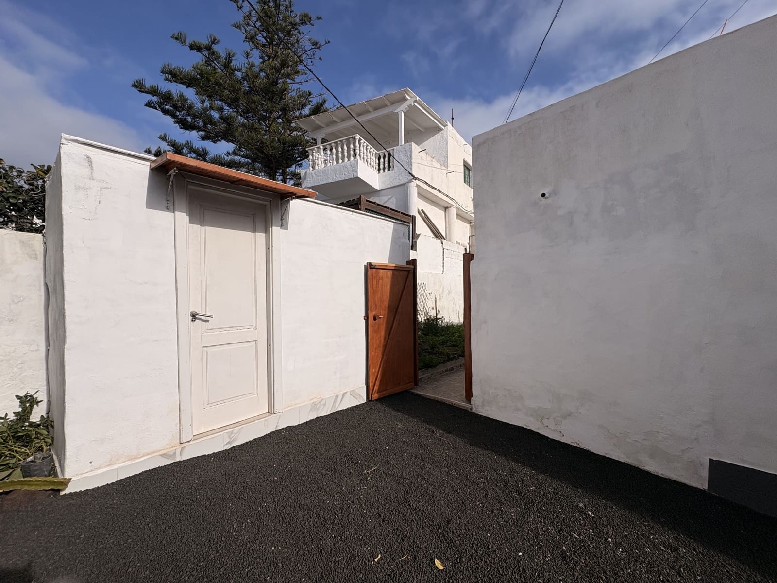 3 bedroom Townhouse for sale in San Bartolome with garage - € 390,000 (Ref: 9720656)