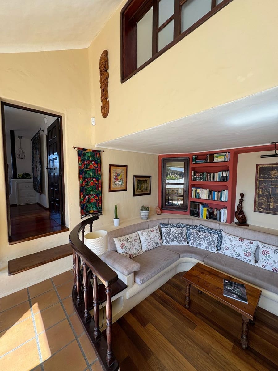 Casa de 4 habitaciones en Nazaret en venta con garaje - 690.000 € (Ref: 9745209)