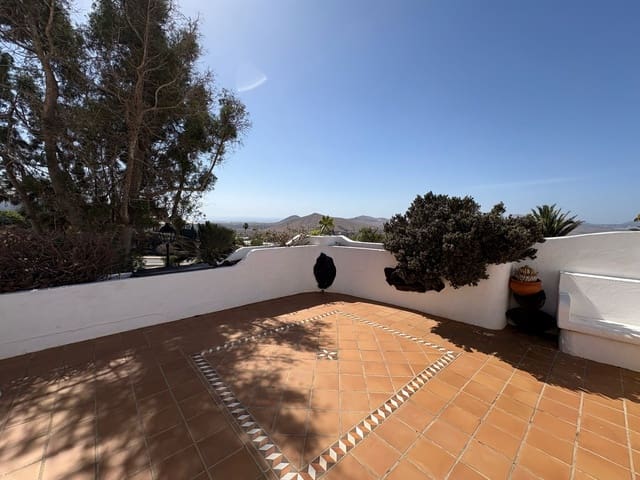 Casa de 4 habitaciones en Nazaret, Teguise en venta con garaje - 690.000 € (Ref: 9745209)