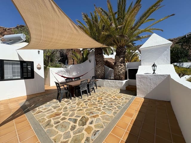 Casa de 4 habitaciones en Nazaret, Teguise en venta con garaje - 690.000 € (Ref: 9745209)