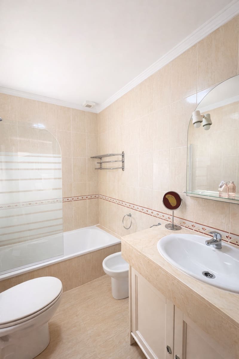 2 slaapkamer Flat te koop in Costa Teguise met zwembad garage - € 275.000 (Ref: 9782485)