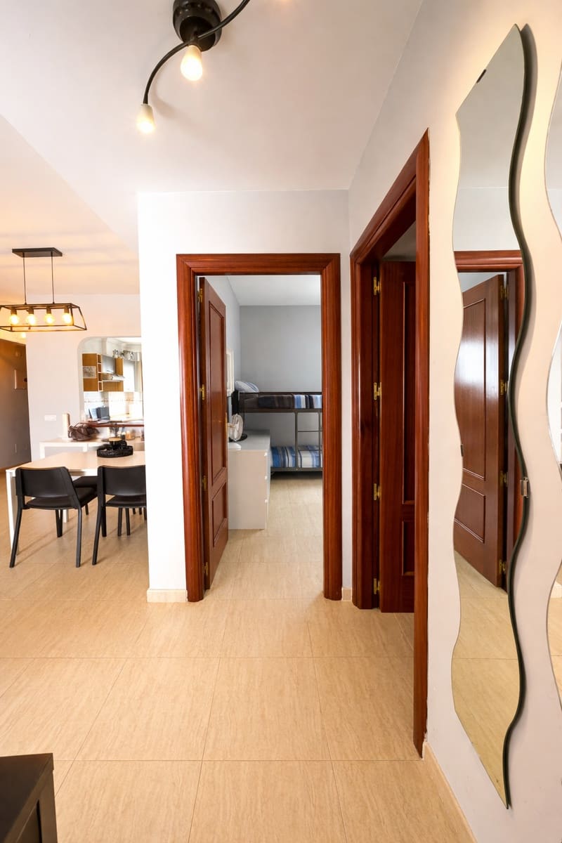 2 slaapkamer Flat te koop in Costa Teguise met zwembad garage - € 275.000 (Ref: 9782485)