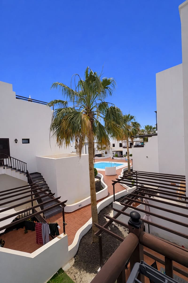 2 slaapkamer Flat te koop in Costa Teguise met zwembad garage - € 275.000 (Ref: 9782485)