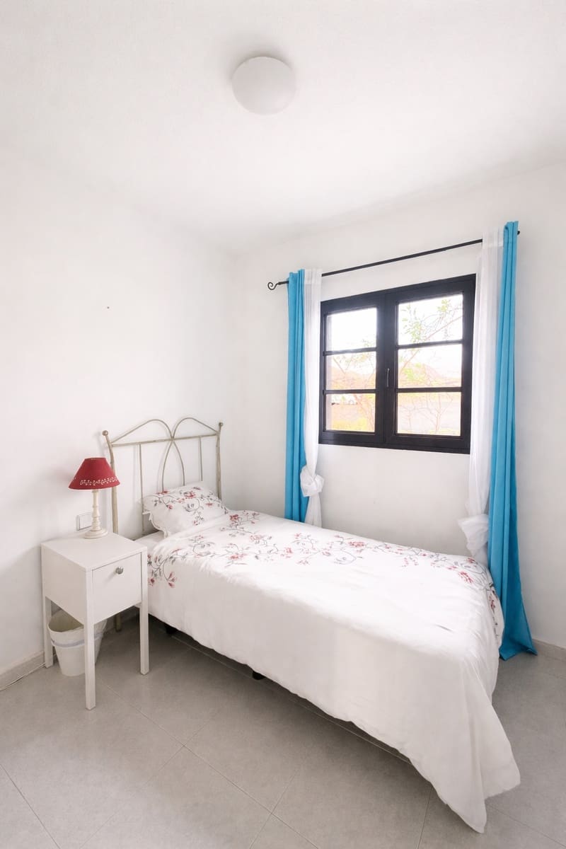 2 slaapkamer Flat te koop in Charco del Palo - € 249.000 (Ref: 9782503)