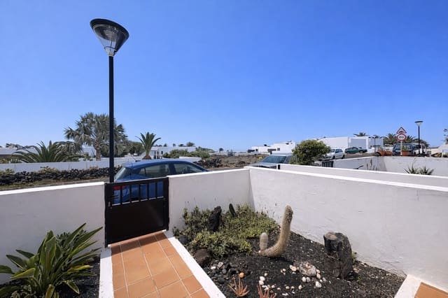 2 slaapkamer Flat te koop in Charco del Palo, Haría - € 249.000 (Ref: 9782503)