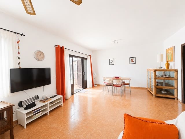3 soveværelse Villa til salg i Costa Teguise, Teguise med garage - € 375.000 (Ref: 9826867)