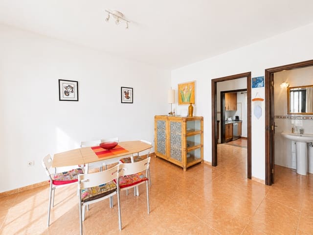 3 soveværelse Villa til salg i Costa Teguise, Teguise med garage - € 375.000 (Ref: 9826867)