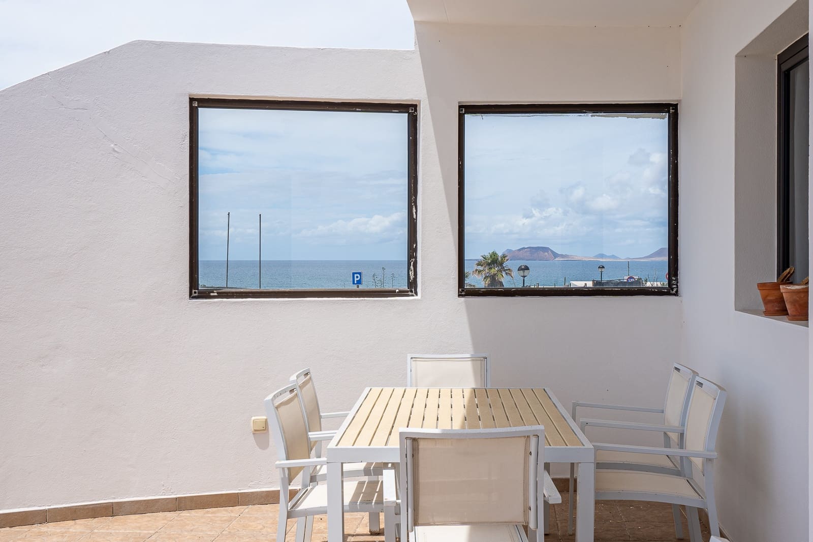 3 bedroom Bungalow for sale in Famara with garage - € 1,300,000 (Ref: 9826868)