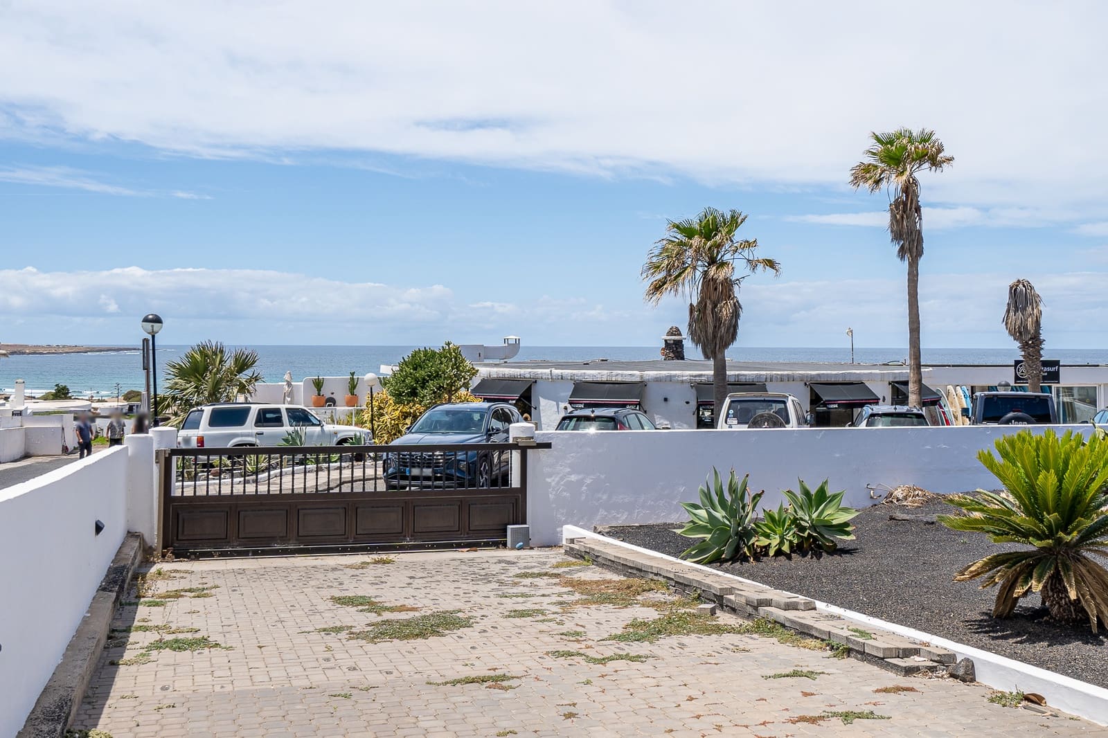 3 bedroom Bungalow for sale in Famara with garage - € 1,300,000 (Ref: 9826868)