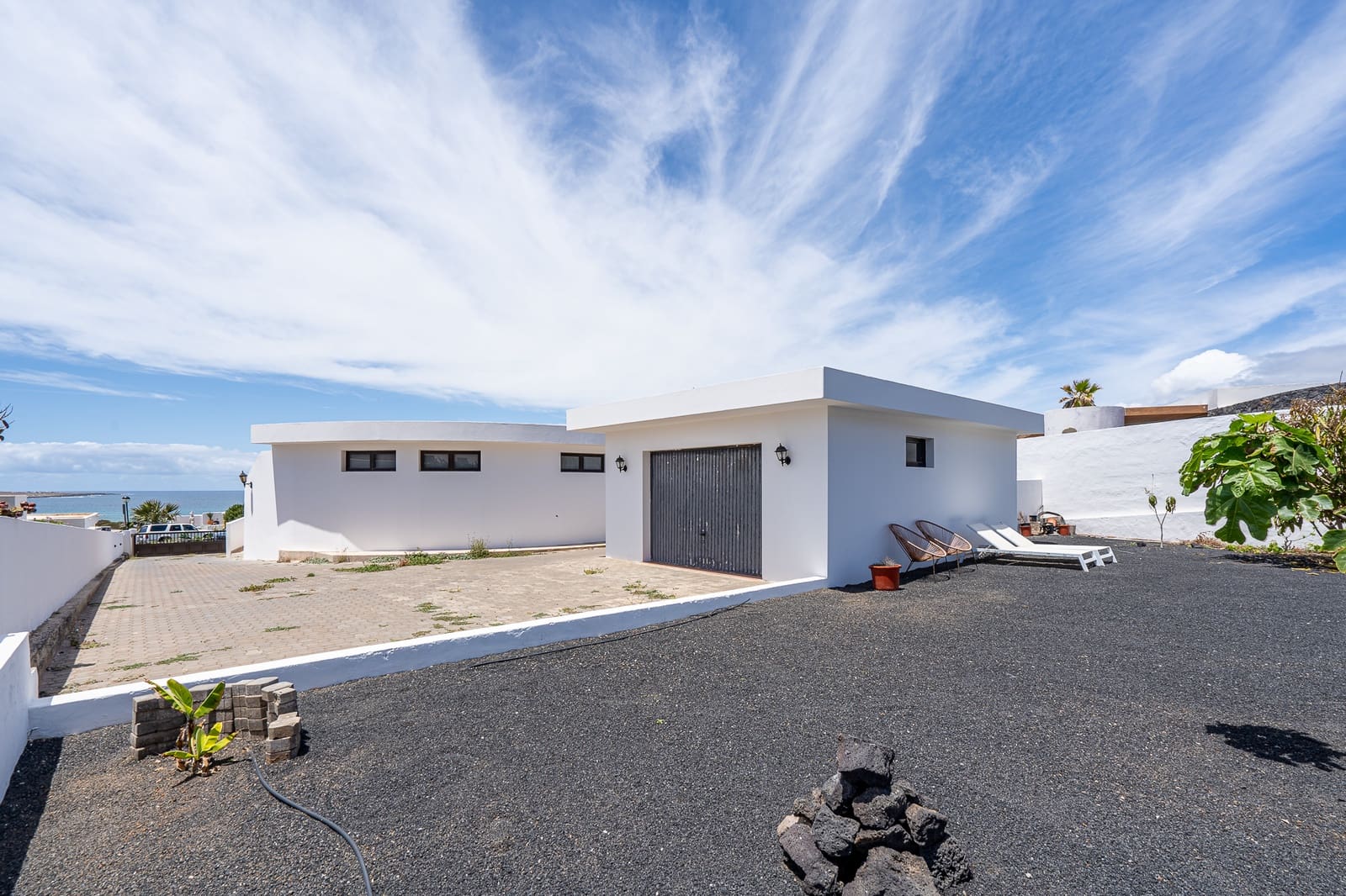 3 bedroom Bungalow for sale in Famara with garage - € 1,300,000 (Ref: 9826868)