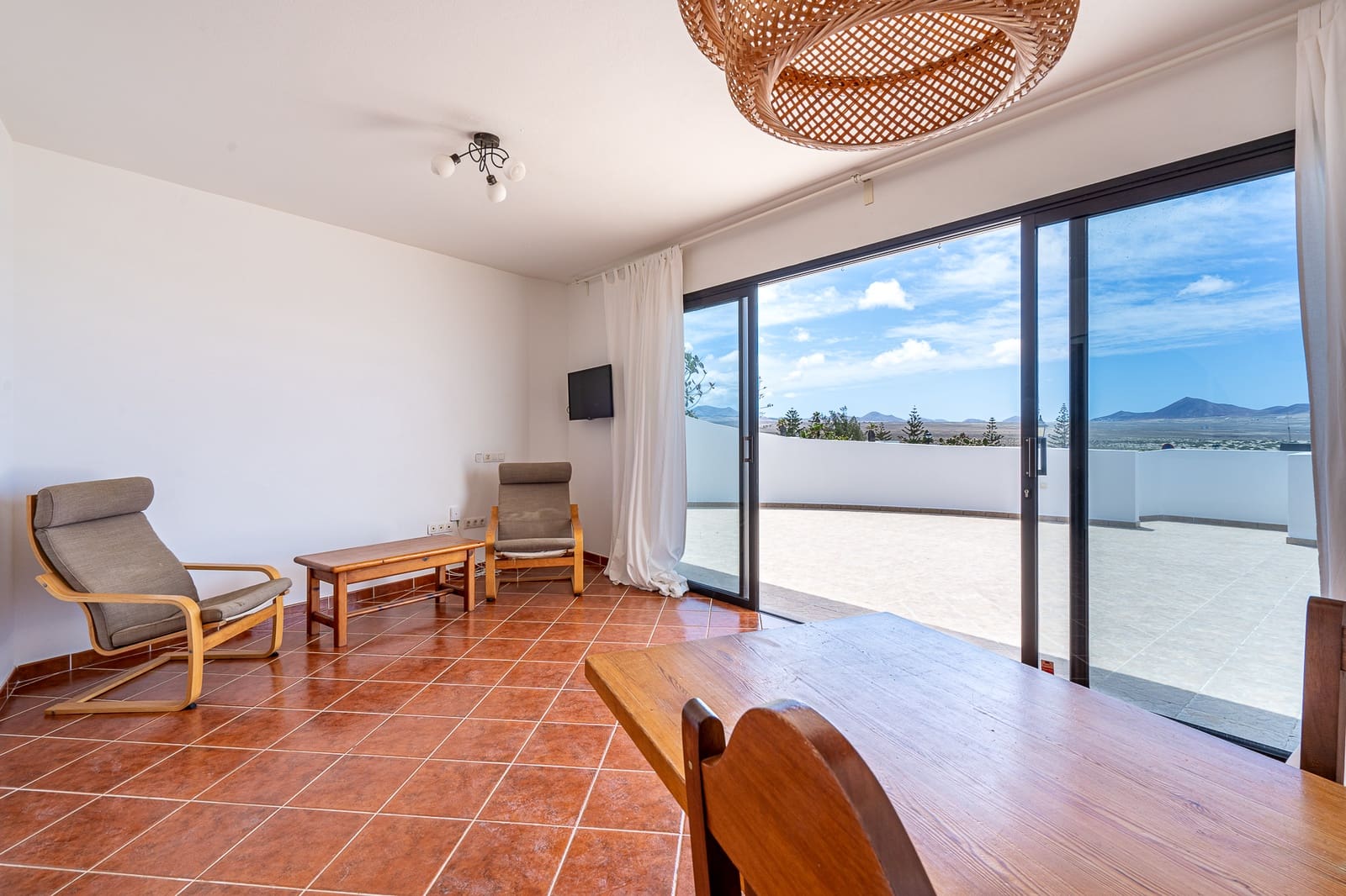 3 bedroom Bungalow for sale in Famara with garage - € 1,300,000 (Ref: 9826868)