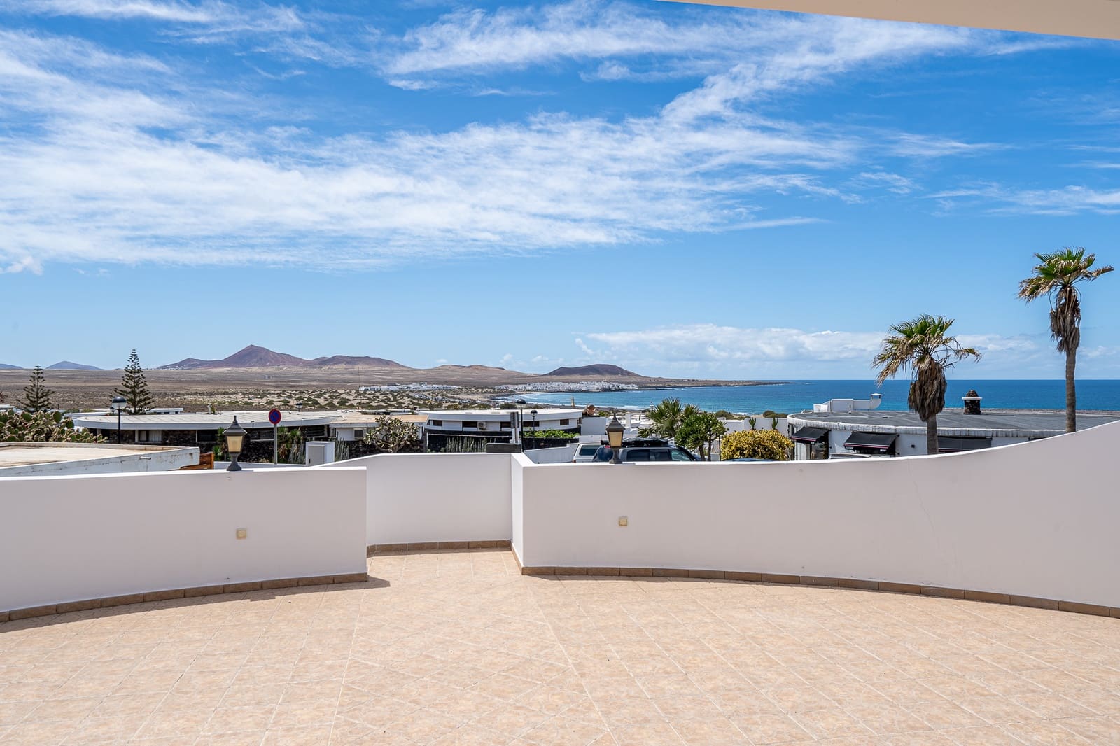 3 bedroom Bungalow for sale in Famara with garage - € 1,300,000 (Ref: 9826868)