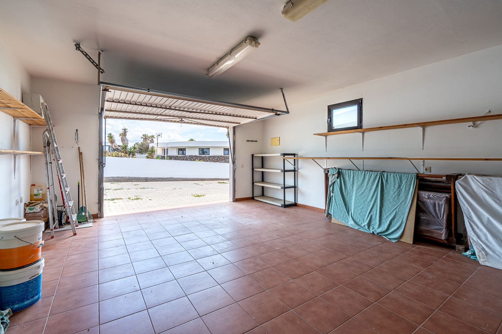 3 bedroom Bungalow for sale in Famara with garage - € 1,300,000 (Ref: 9826868)