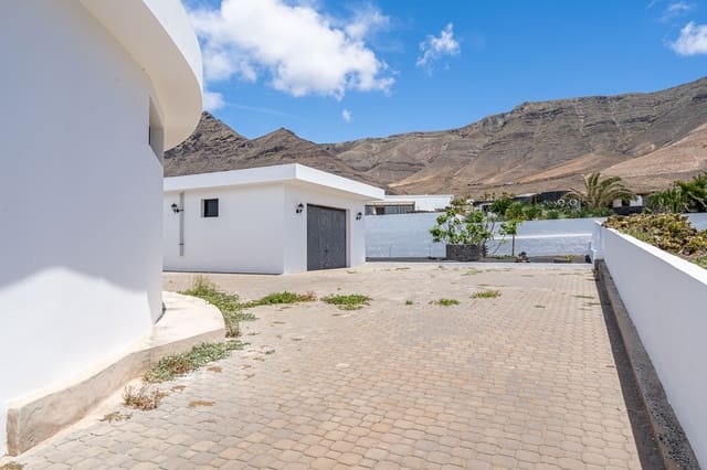 Bungalow de 3 habitaciones en Famara, Teguise en venta con garaje - 1.300.000 € (Ref: 9826868)