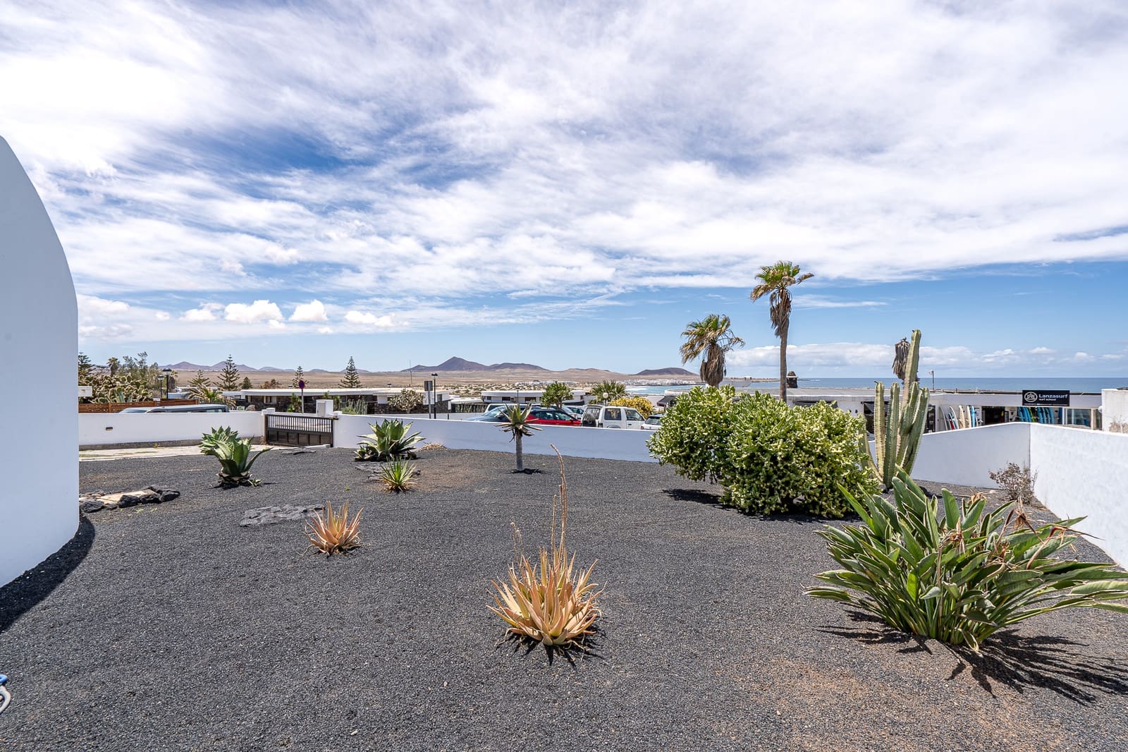 3 bedroom Bungalow for sale in Famara with garage - € 1,300,000 (Ref: 9826868)