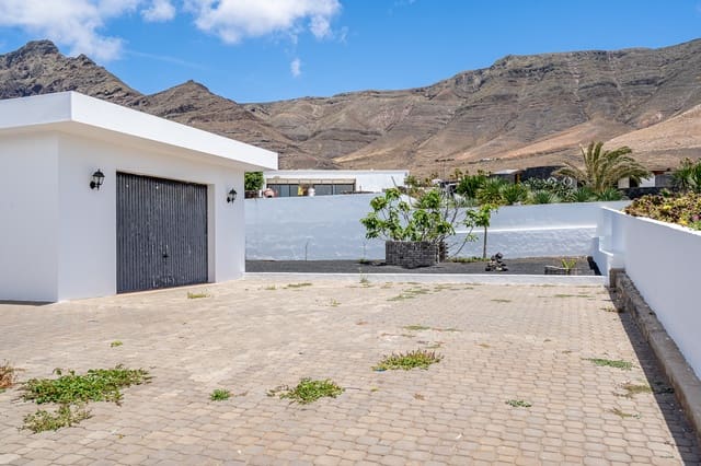 Bungalow de 3 habitaciones en Famara, Teguise en venta con garaje - 1.300.000 € (Ref: 9826868)