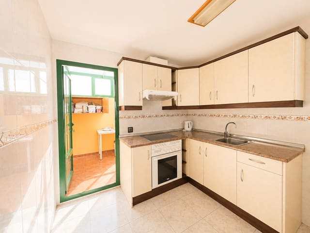 2 sypialnia Mieszkanie na sprzedaż w Costa Teguise, Teguise z basenem garażem - 310 000 € (Ref: 9840675)
