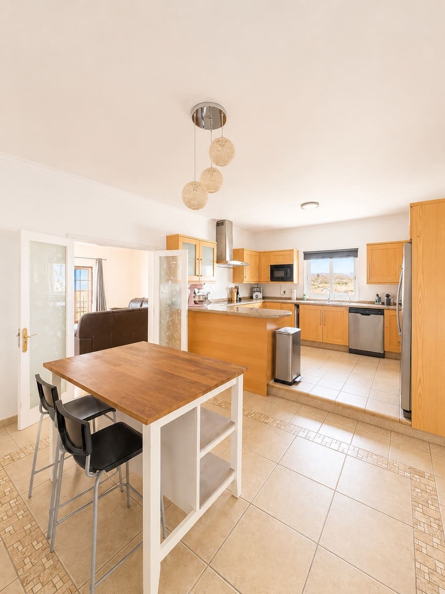 3 chambre Villa/Maison à vendre à Guime avec piscine garage - 680 000 € (Ref: 9872785)