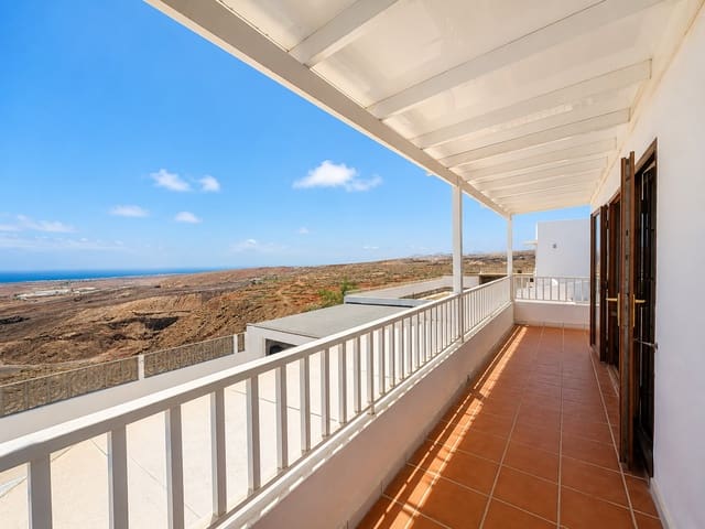 3 chambre Villa/Maison à vendre à Guime, San Bartolomé avec piscine garage - 680 000 € (Ref: 9872785)