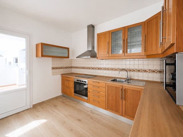 5 chambre Villa/Maison à vendre à Playa Blanca, Yaiza avec piscine garage - 449 000 € (Ref: 9872787)