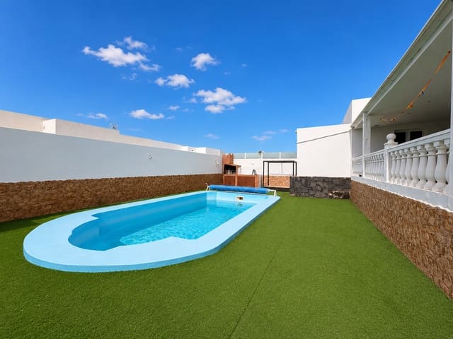 5 chambre Villa/Maison à vendre à Playa Blanca, Yaiza avec piscine garage - 449 000 € (Ref: 9872787)