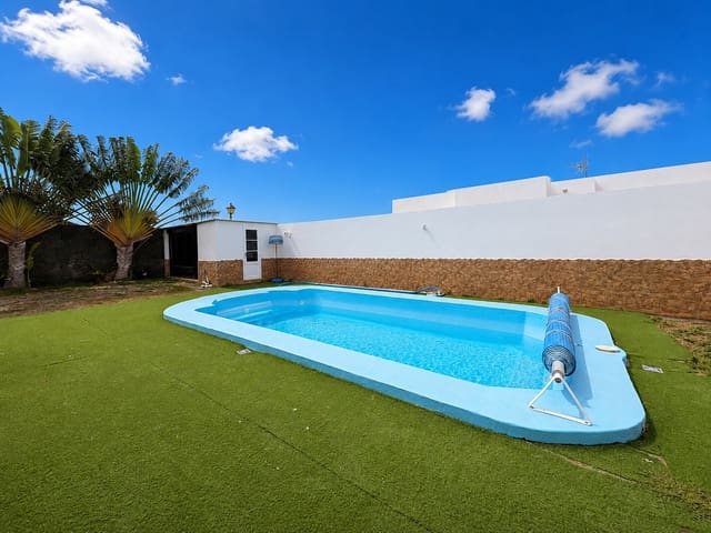 5 chambre Villa/Maison à vendre à Playa Blanca, Yaiza avec piscine garage - 449 000 € (Ref: 9872787)