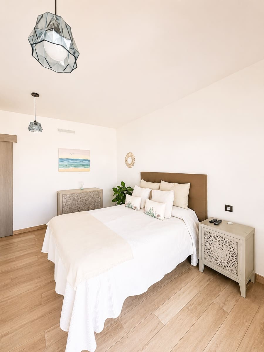 4 soveværelse Villa til salg i Costa Teguise med swimmingpool garage - € 975.000 (Ref: 9944824)