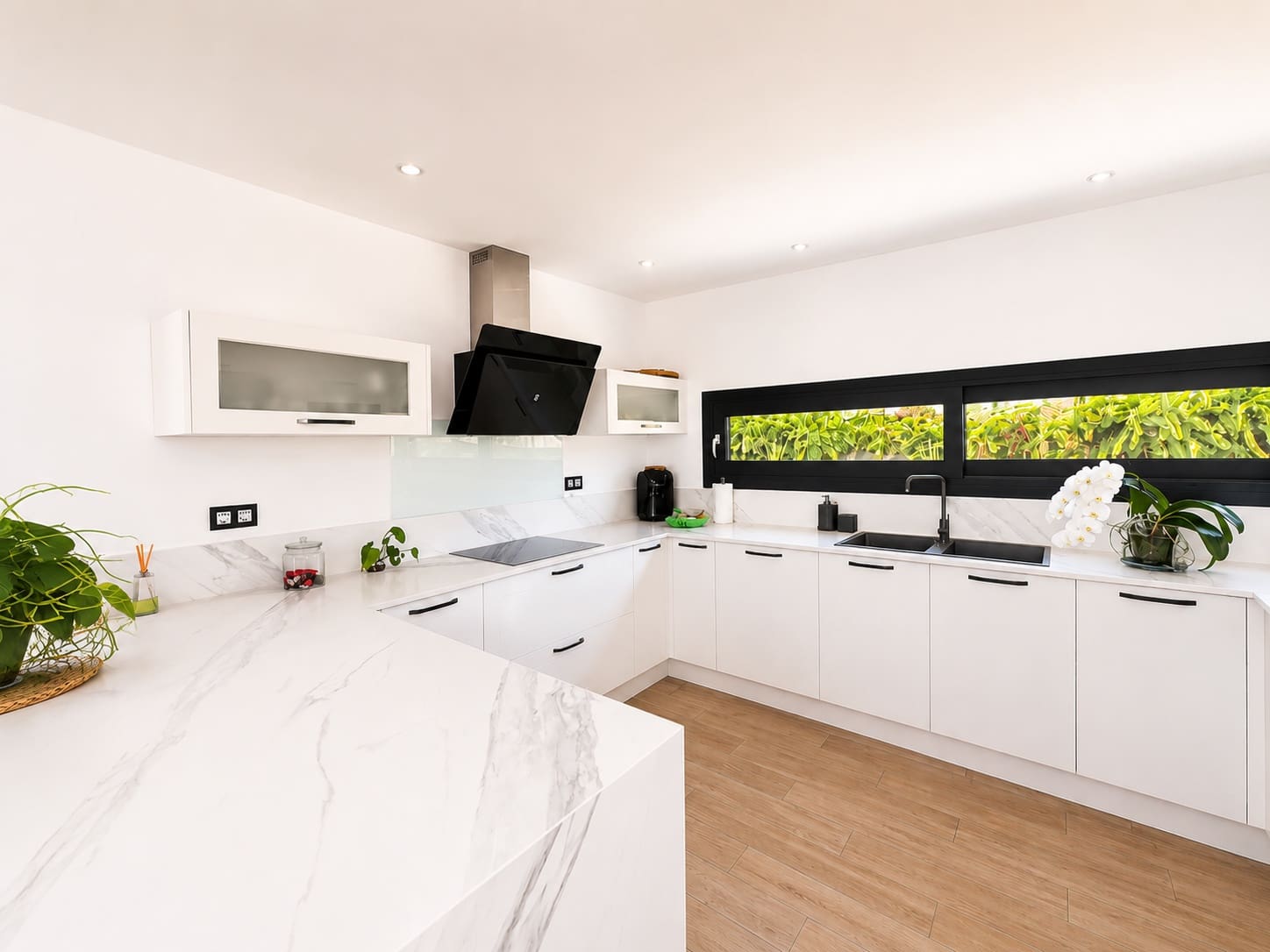 4 soveværelse Villa til salg i Costa Teguise med swimmingpool garage - € 975.000 (Ref: 9944824)