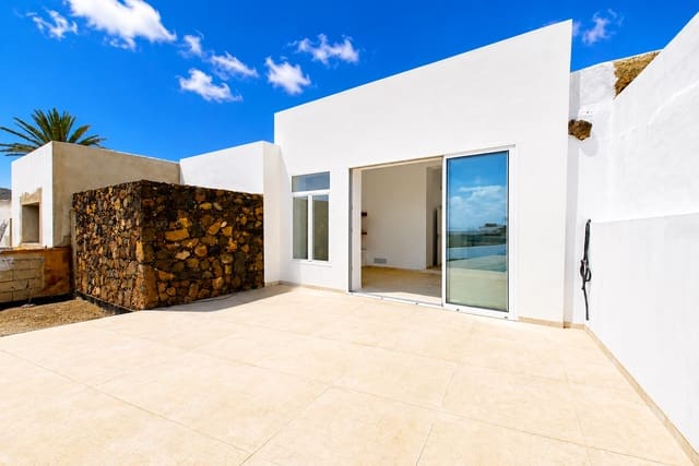 Casa de 3 habitaciones en Máguez, Haría en venta con piscina garaje - 395.000 € (Ref: 9944826)