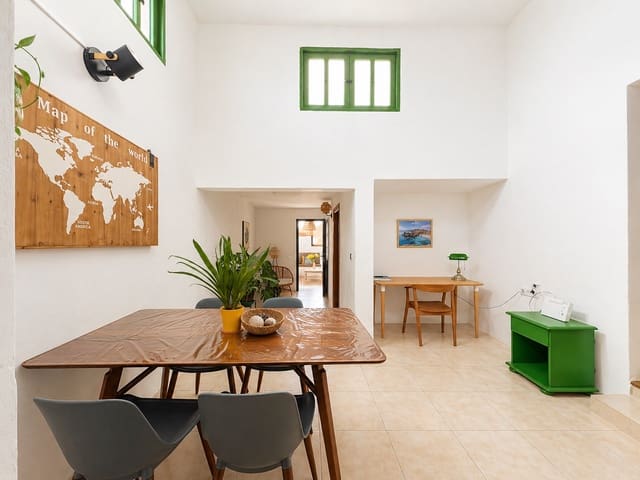 5 soveværelse Byhus til salg i Ye, Haría - € 379.000 (Ref: 9962313)