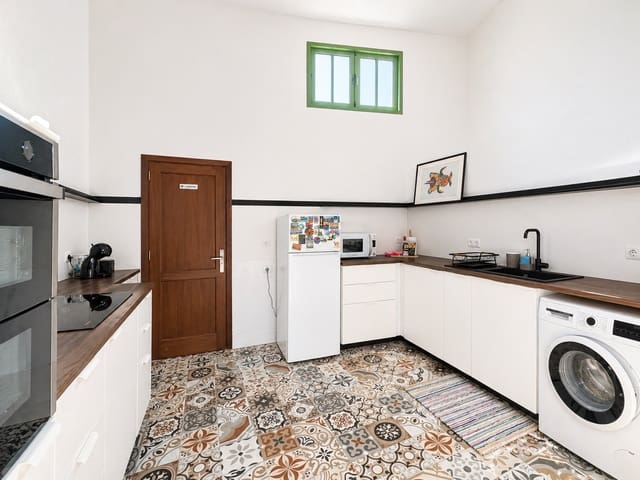 5 soveværelse Byhus til salg i Ye, Haría - € 379.000 (Ref: 9962313)