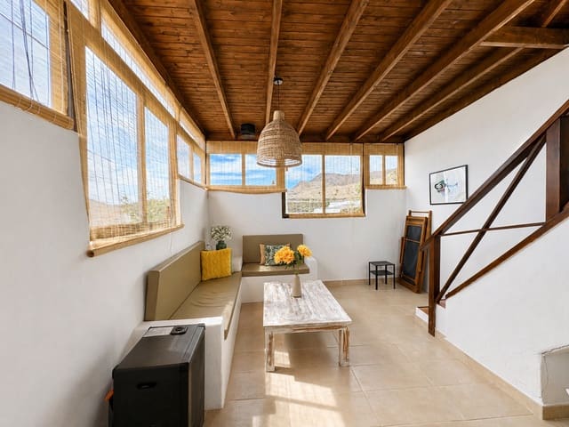 5 soveværelse Byhus til salg i Ye, Haría - € 379.000 (Ref: 9962313)