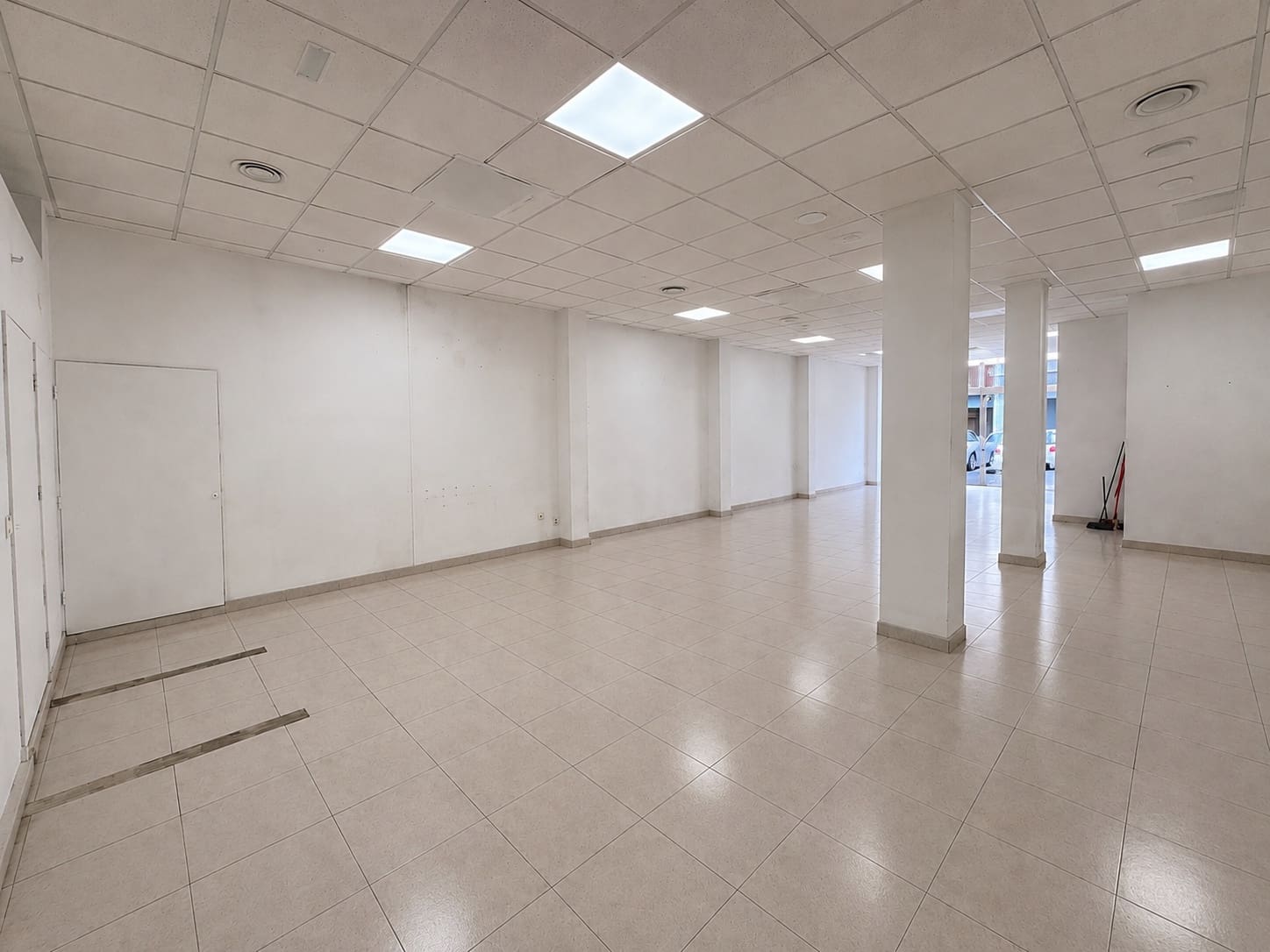 Comercial para venda em Arrecife - 179 900 € (Ref: 9962609)