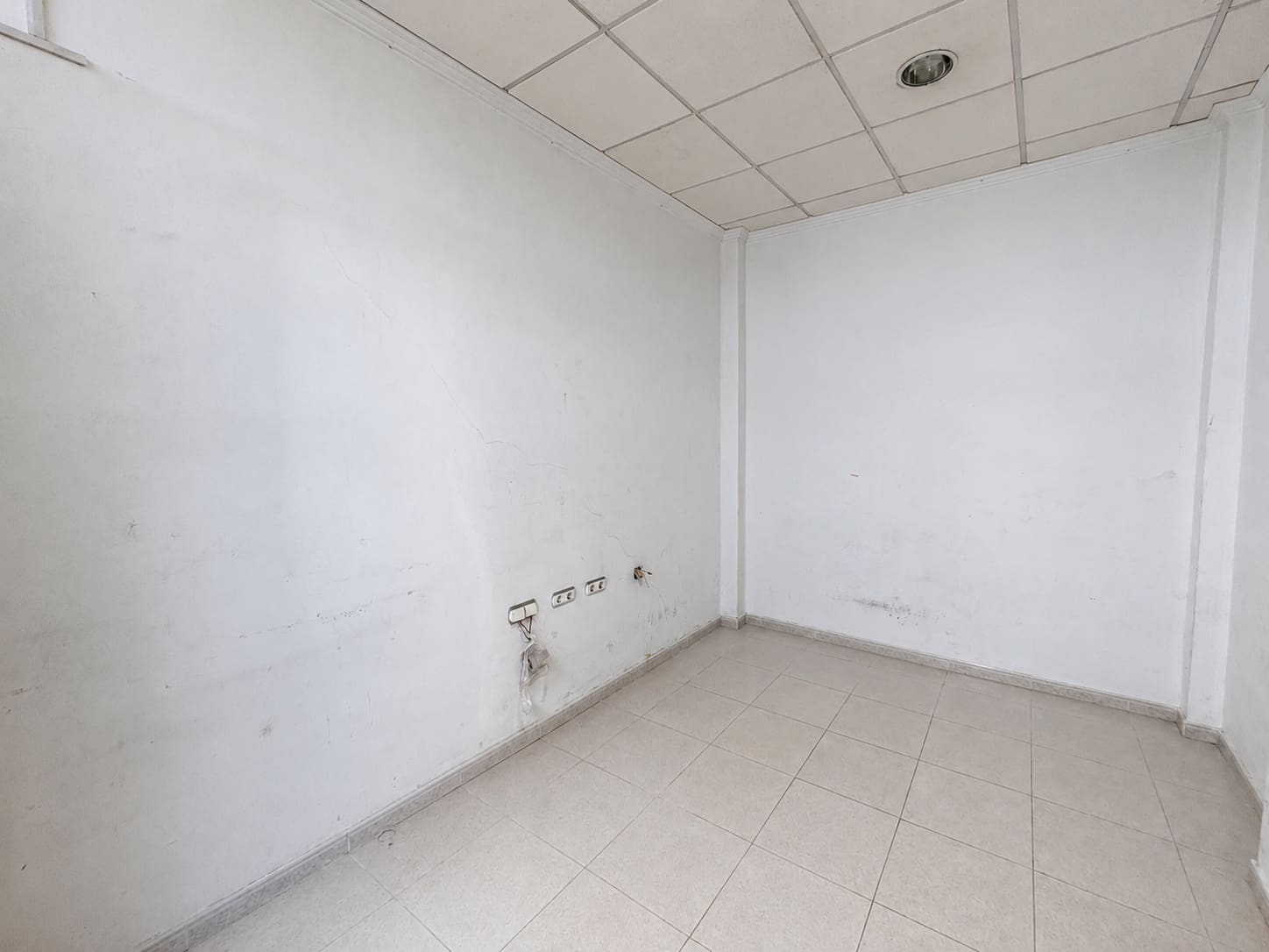Comercial para venda em Arrecife - 179 900 € (Ref: 9962609)