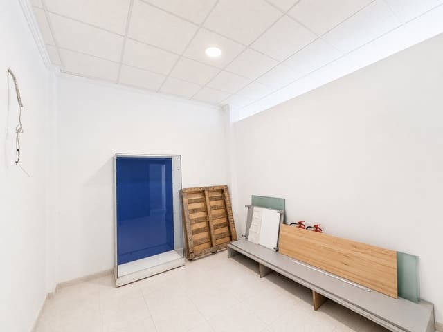 Kommersiell til salgs i Arrecife - € 179 900 (Ref: 9962609)