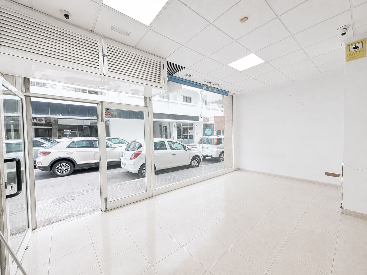 Comercial para venda em Arrecife - 179 900 € (Ref: 9962609)
