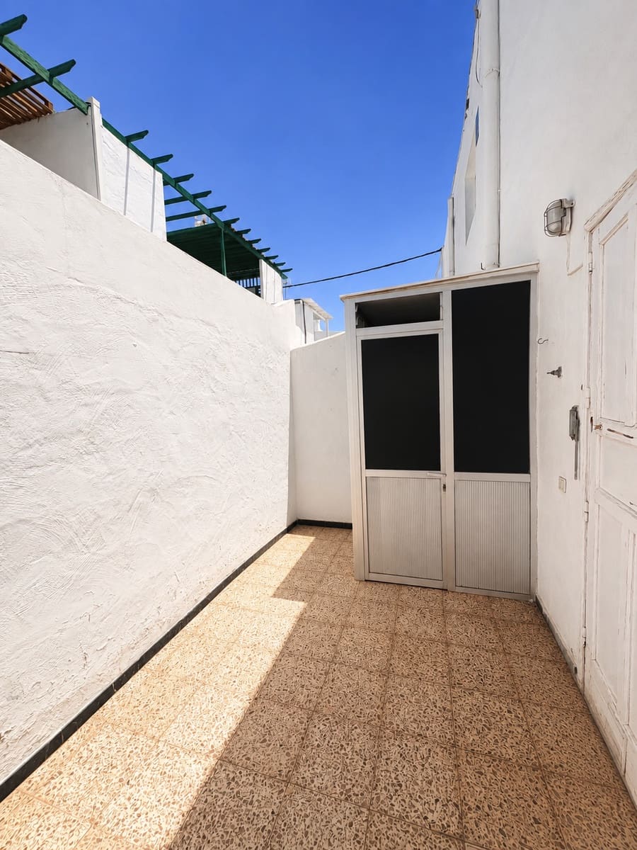 3 bedroom Semi-detached Villa for sale in Puerto del Carmen with garage - € 383,000 (Ref: 9999909)