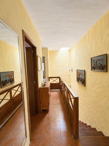 3 bedroom Semi-detached Villa for sale in Puerto del Carmen, Tías with garage - € 383,000 (Ref: 9999909)