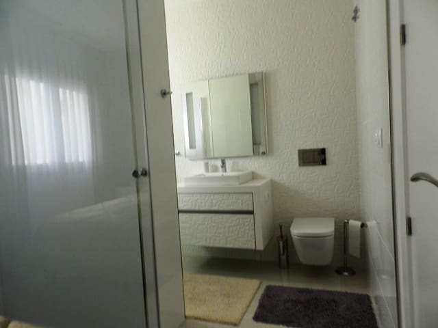 3 soveværelse Lejlighed til leje i Los Secanos, Guardamar del Segura med swimmingpool garage - € 1.600 (Ref: 8973819)