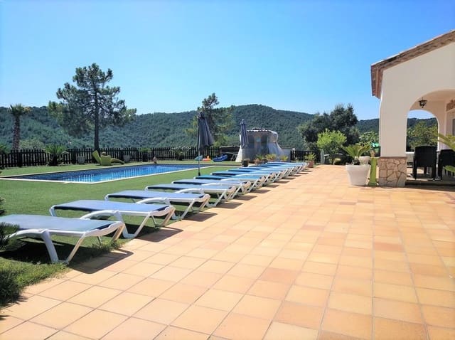 4 soverom Villa til salgs i Lloret de Mar med svømmebasseng garasje - € 631 000 (Ref: 5892111)